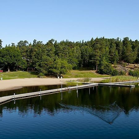 Roesjoebaden Camping & Stugby Соллентуна Экстерьер фото