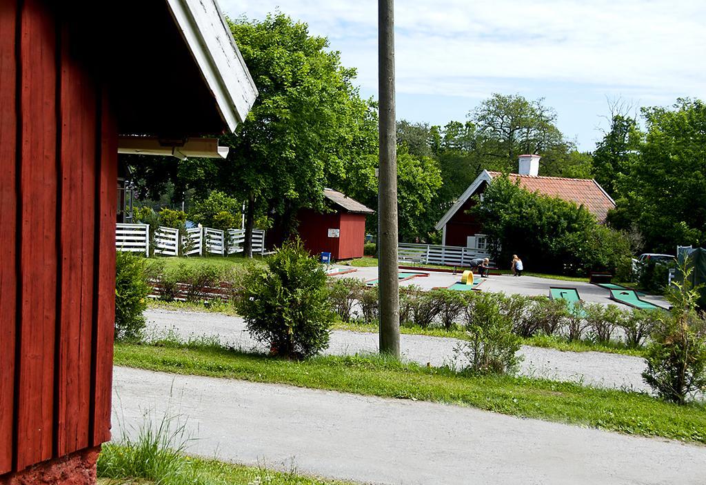Roesjoebaden Camping & Stugby Соллентуна Экстерьер фото